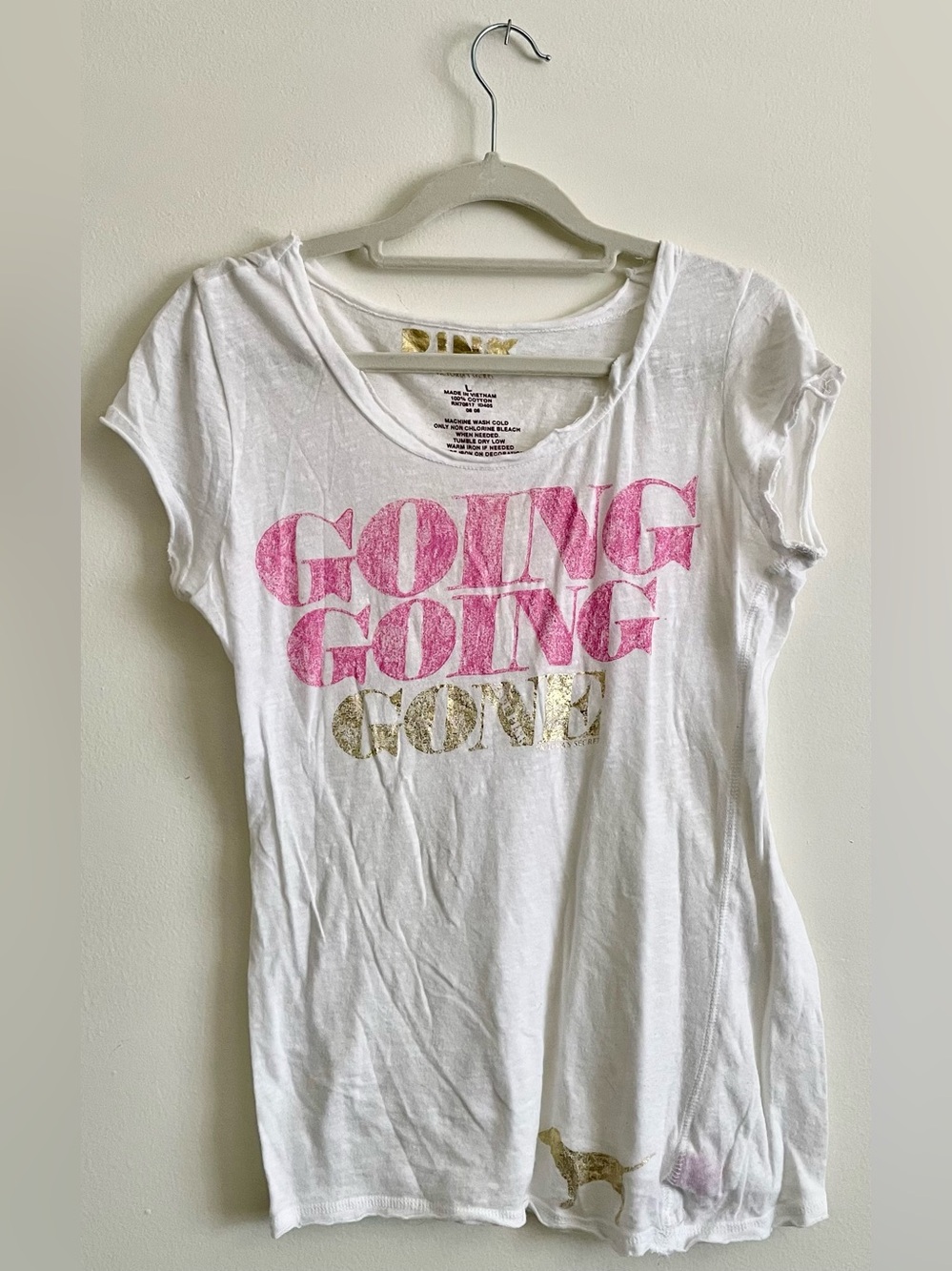 🎀 Victoria's Secret White Short Sleeve Tee with Pink and Gold Graphic 🎀